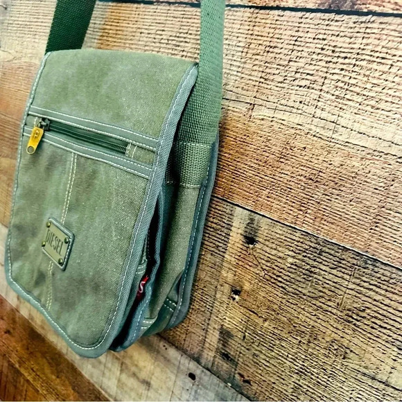 New Unisex Rare Vintage Y2K Diesel Distressed Crossbody Mulitpocket Military Bag - Picture 4 of 14